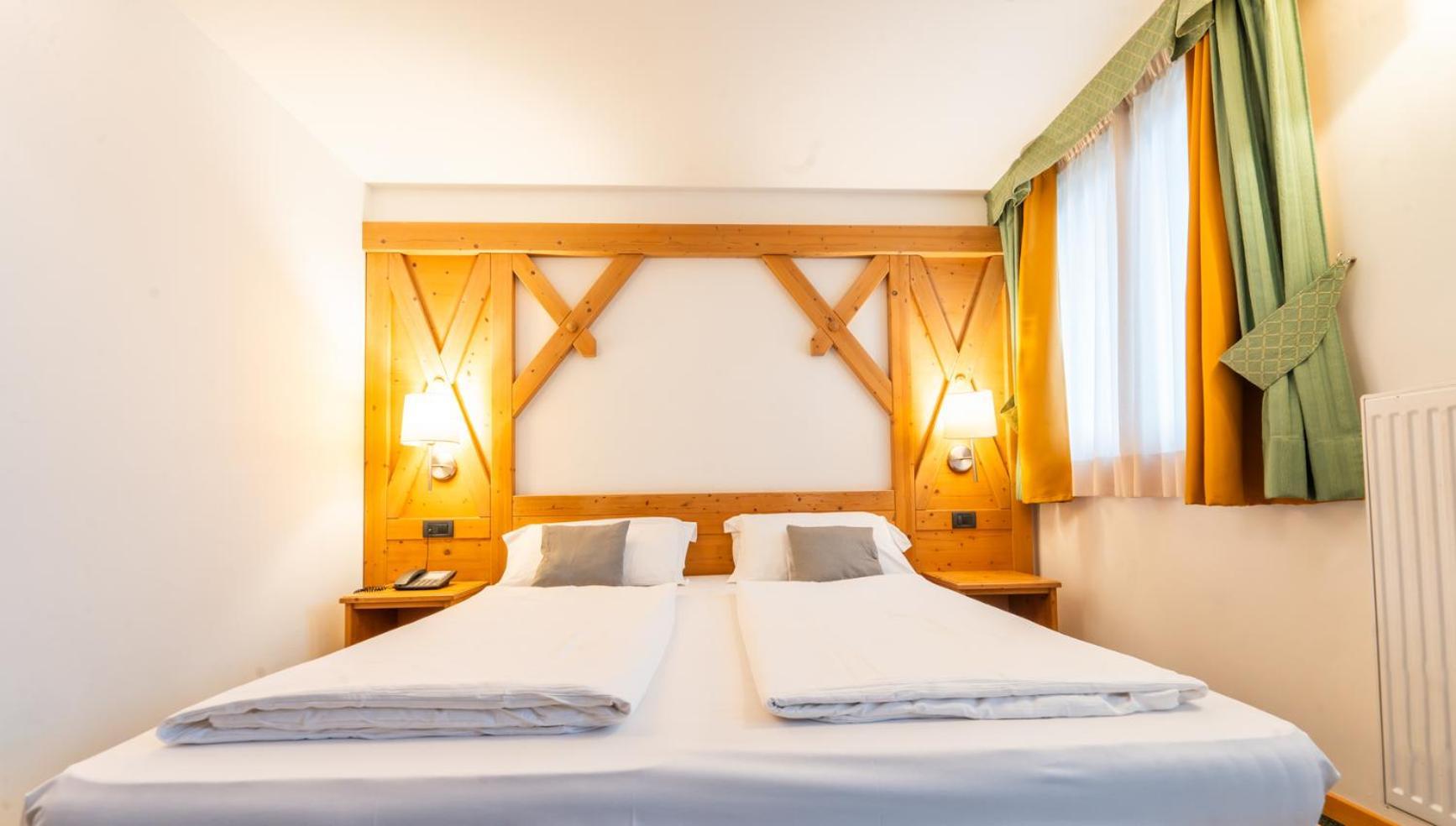 Alpine Mugon Hotel Vason Exterior photo